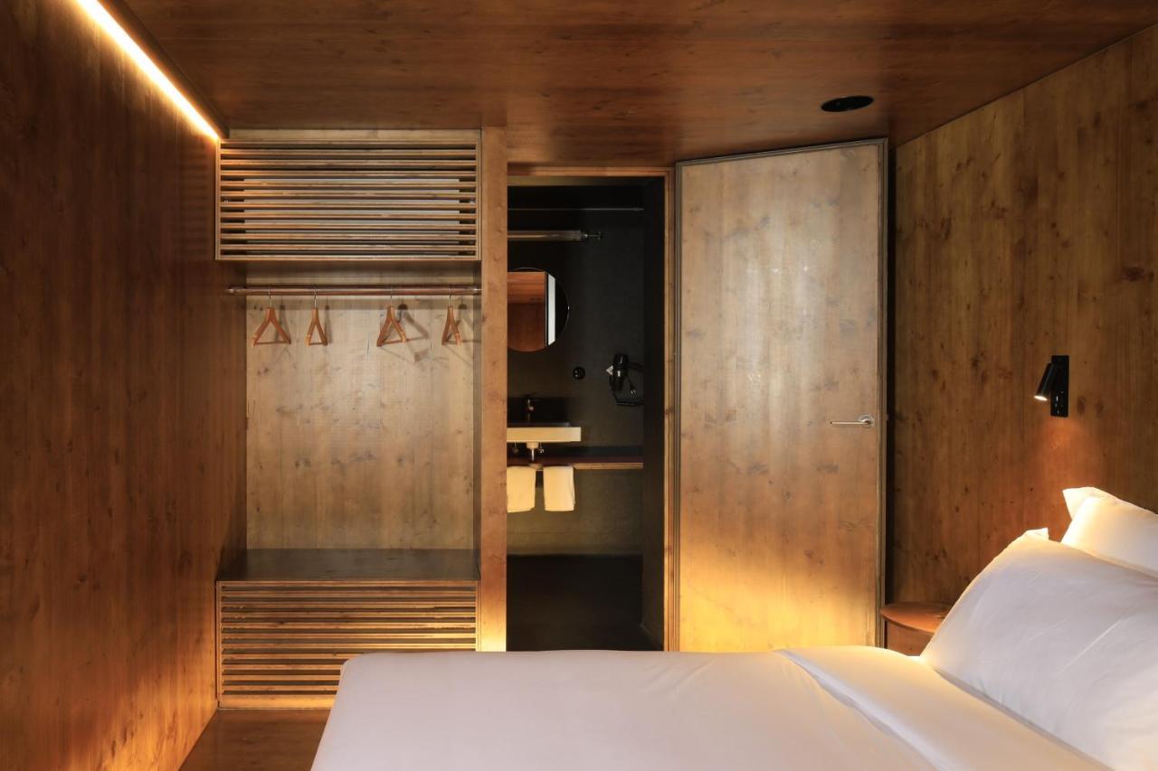 Zero Box Lodge Κοΐμπρα Εξωτερικό φωτογραφία