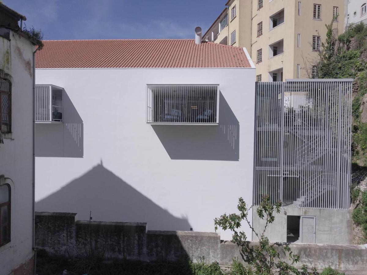 Zero Box Lodge Κοΐμπρα Εξωτερικό φωτογραφία