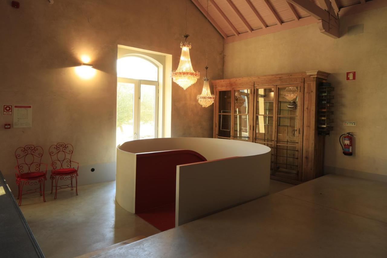 Zero Box Lodge Κοΐμπρα Εξωτερικό φωτογραφία